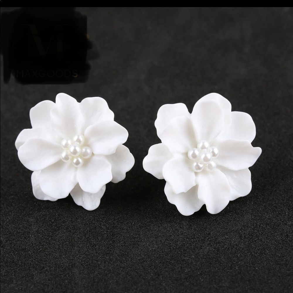 White flower earrings